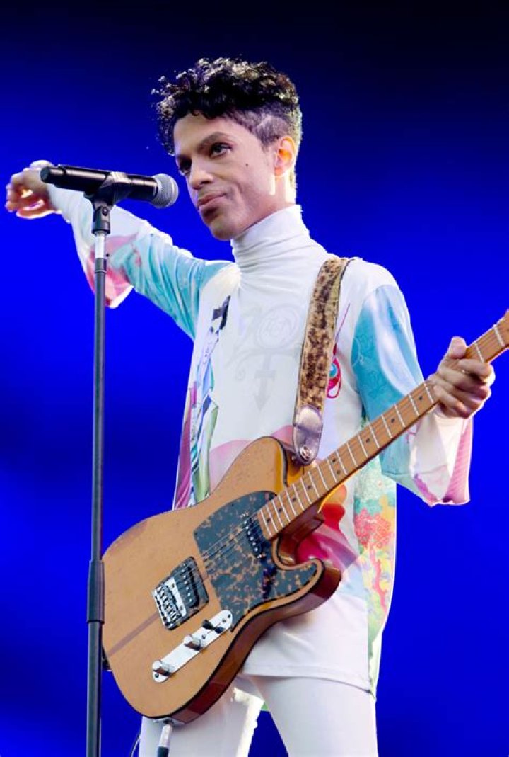 Prince disses Adam Levine’s ‘Kiss” cover, says Madonna ruined his record deal