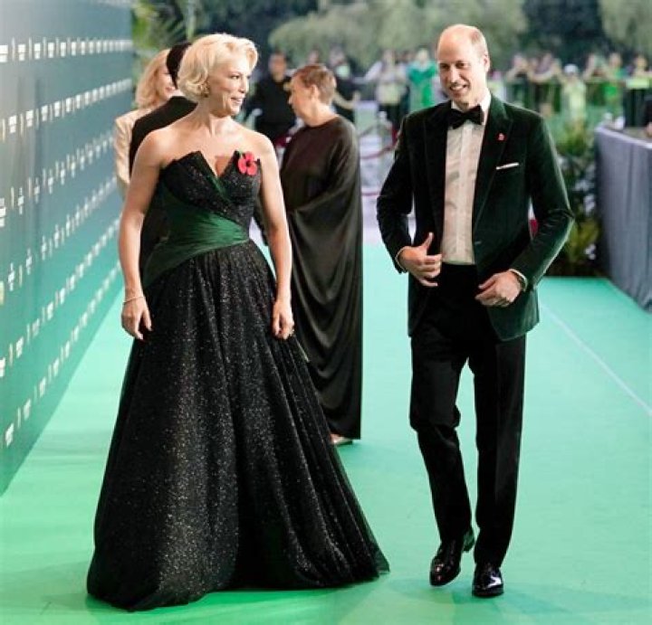 	Prince William posed awkwardly with celebs at the Singapore Earthshot Awards	