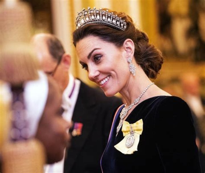 Princess Kate will wear a ‘crown of flowers’ in lieu of a tiara at the coronation?