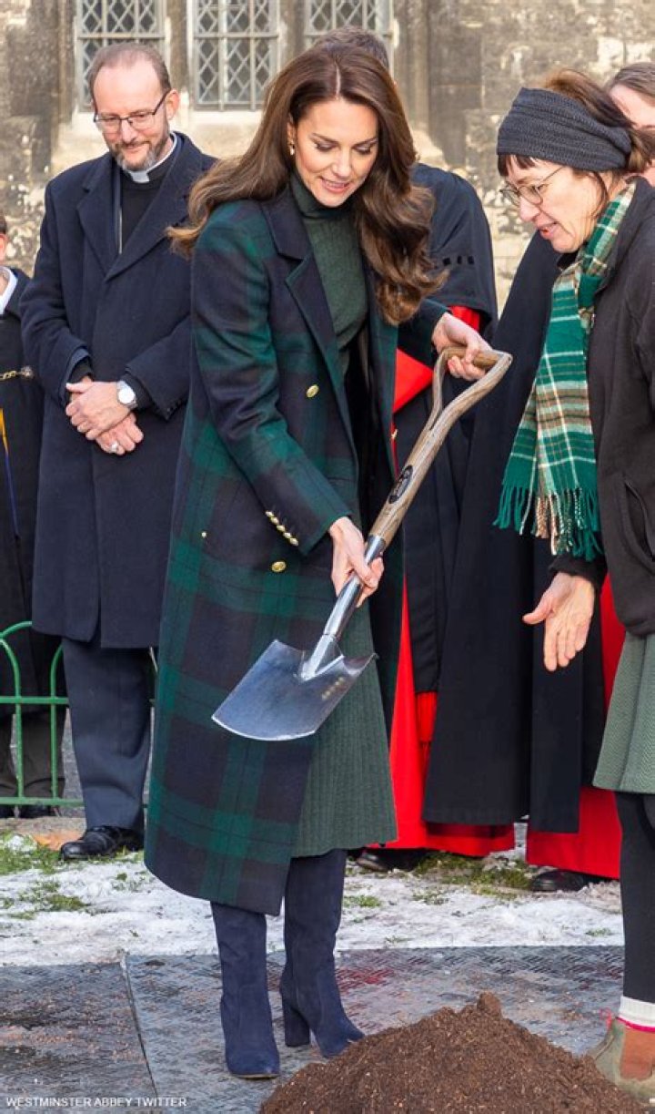 Princess Kate wore a tartan jacket & bootcut jeans in Scotland