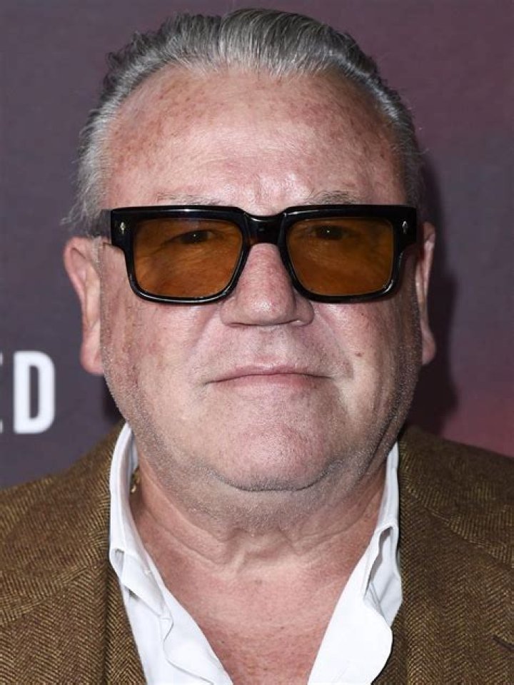 Ray Winstone Bio (Wiki) 