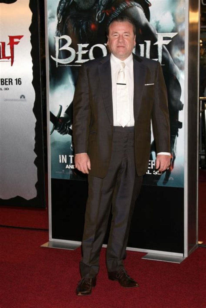 Ray Winstone Height - CelebsHeight.org