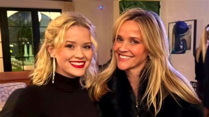 Reese Witherspoon offers up a blind item about an ‘awful, terrible’ rom-com
