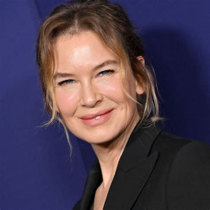 Renee Zellweger wrote a scathing HuffPo essay about her lack of plastic surgery