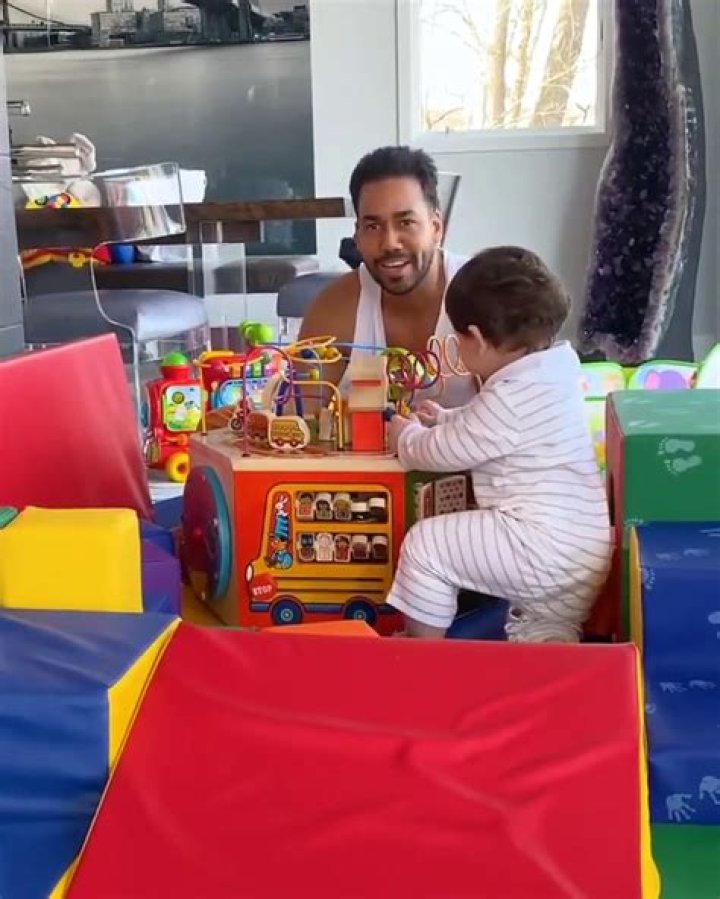 Romeo Santos Net Worth: Career & Lifestyle