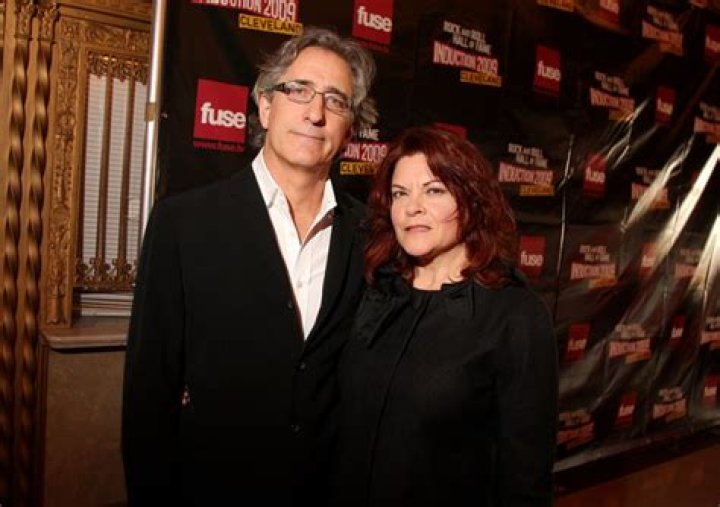 Rosanne Cash Net Worth - Wiki, Age, Weight and Height, Relationships, Family, and More