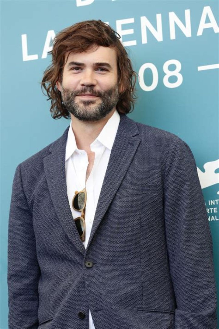 Rossif Sutherland Bio (Wiki) 