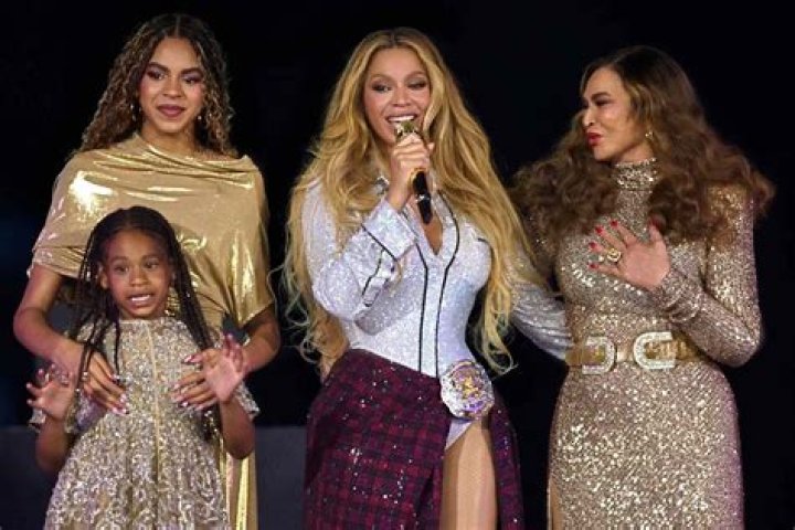 Rumi & Sir Carter don’t have middle names & were likely delivered via C-section