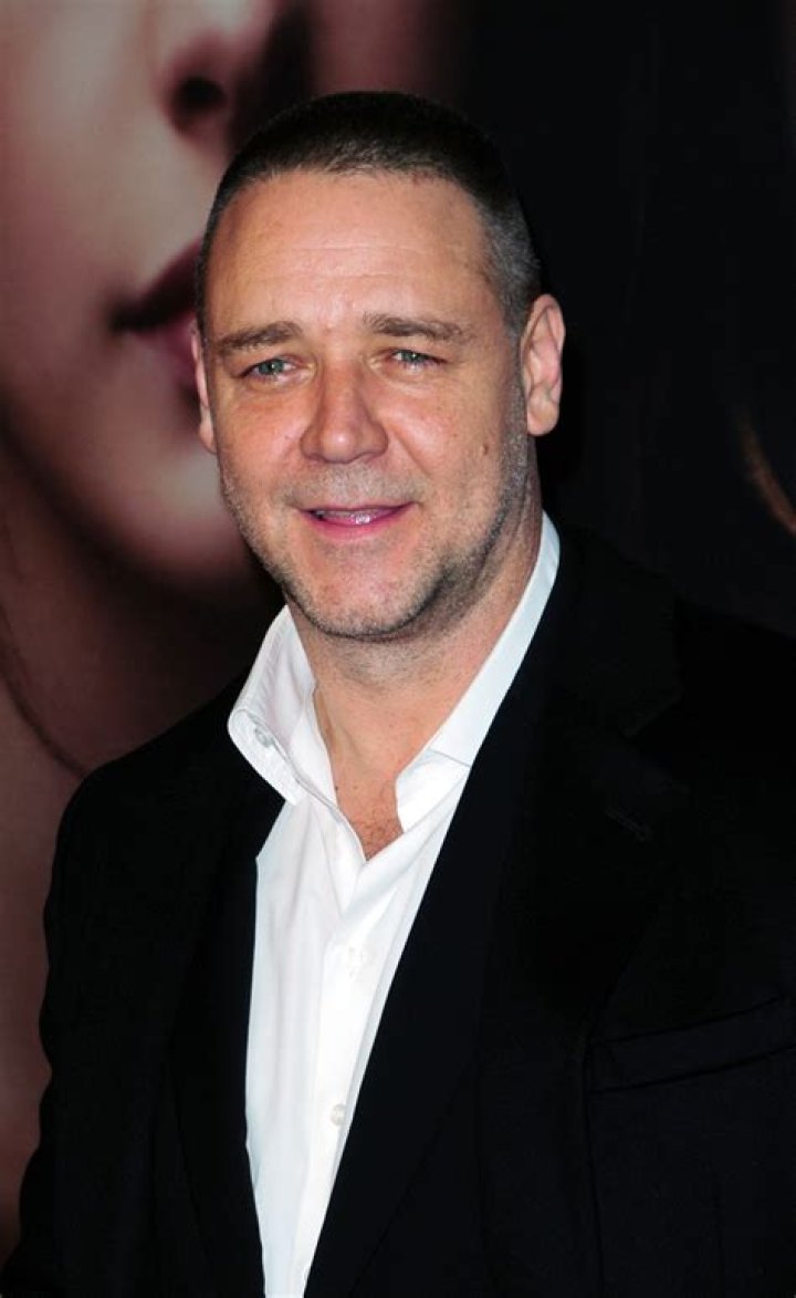 Russell Crowe hit on ‘beautiful Rapunzel’ Amanda Seyfried, who rejected him