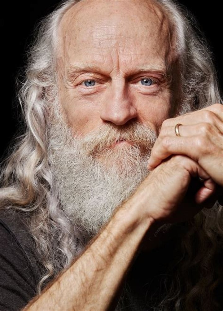 Russell Hodgkinson Bio (Wiki) 