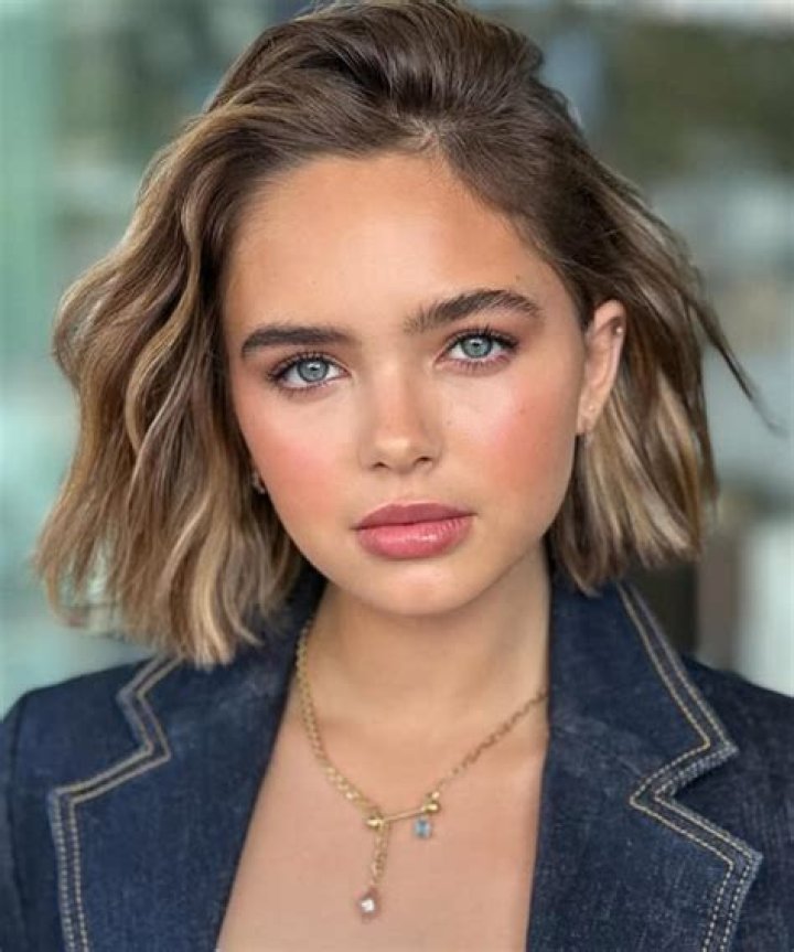 Ryan Kiera Armstrong Bio (Wiki) 