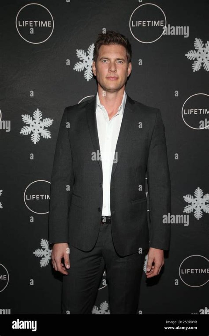 Ryan McPartlin Height, Weight, Net Worth, Age, Birthday, Wikipedia, Who, Instagram, Biography