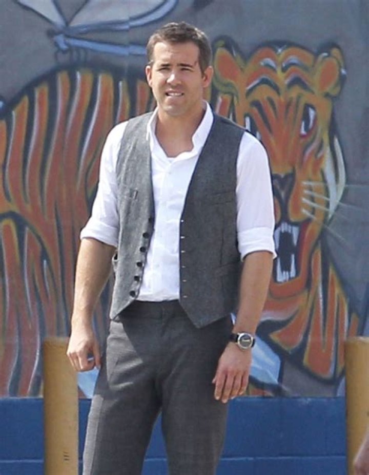 Ryan Reynolds got vomited on by another passenger on a flight: typical?