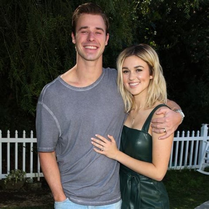 Sadie Robertson Net Worth - Wiki, Age, Weight and Height, Relationships, Family, and More