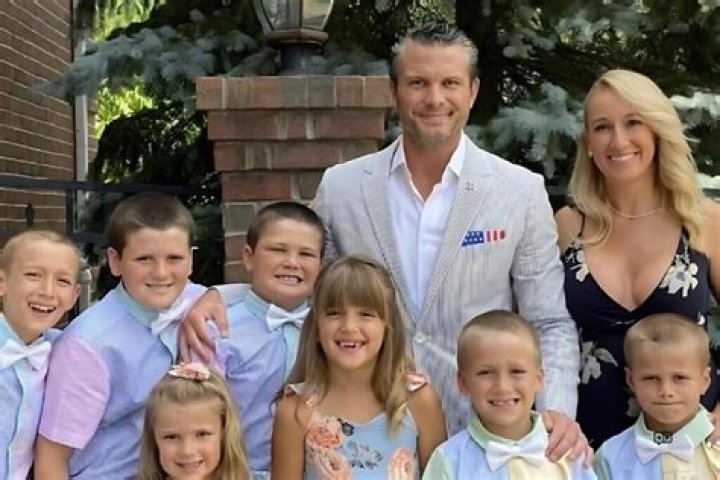 Samantha Ponder - Age, Family, Bio