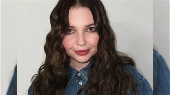 Sammi Hanratty Bio (Wiki) 