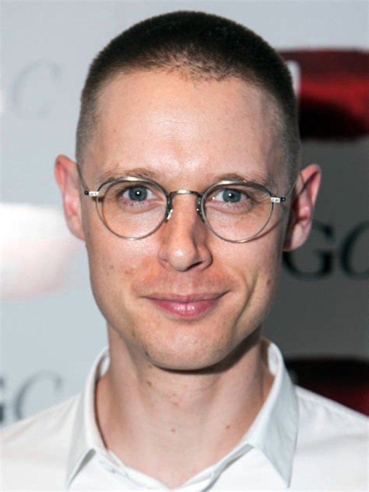 Samuel Barnett (Actor) Bio (Wiki) 