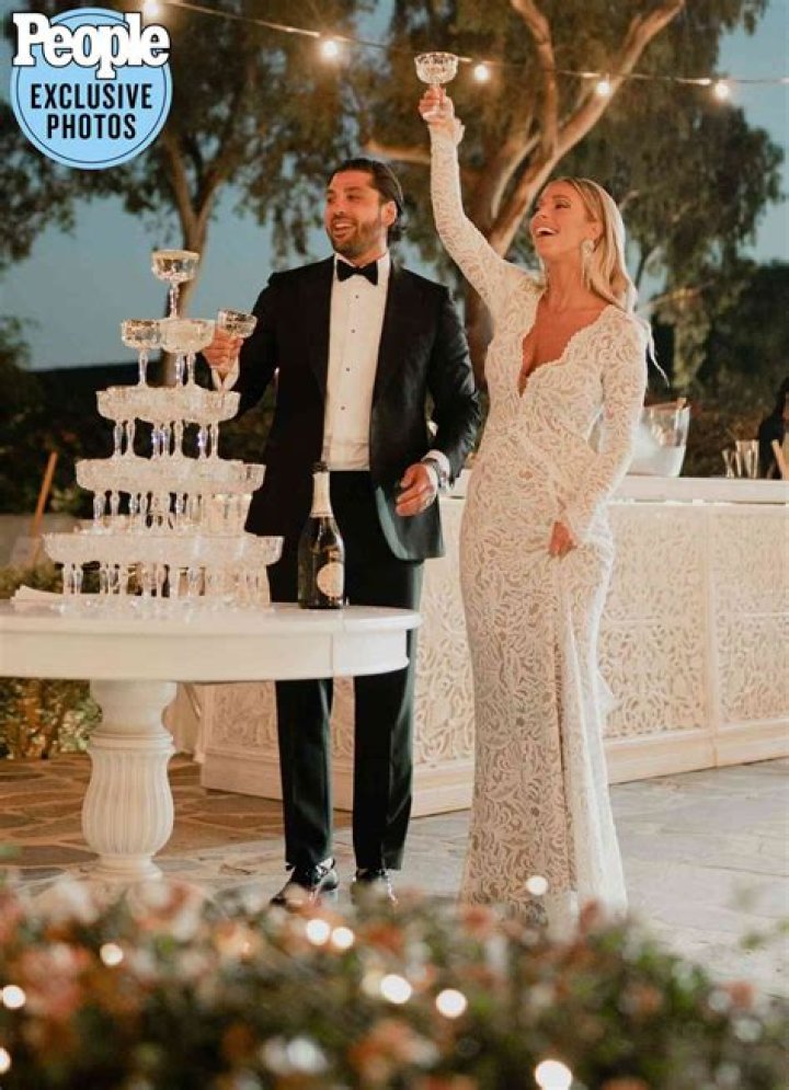 Shaina Hurley Looks Gorgeous as She Married Christos Lardakis in Courthouse Wedding!
