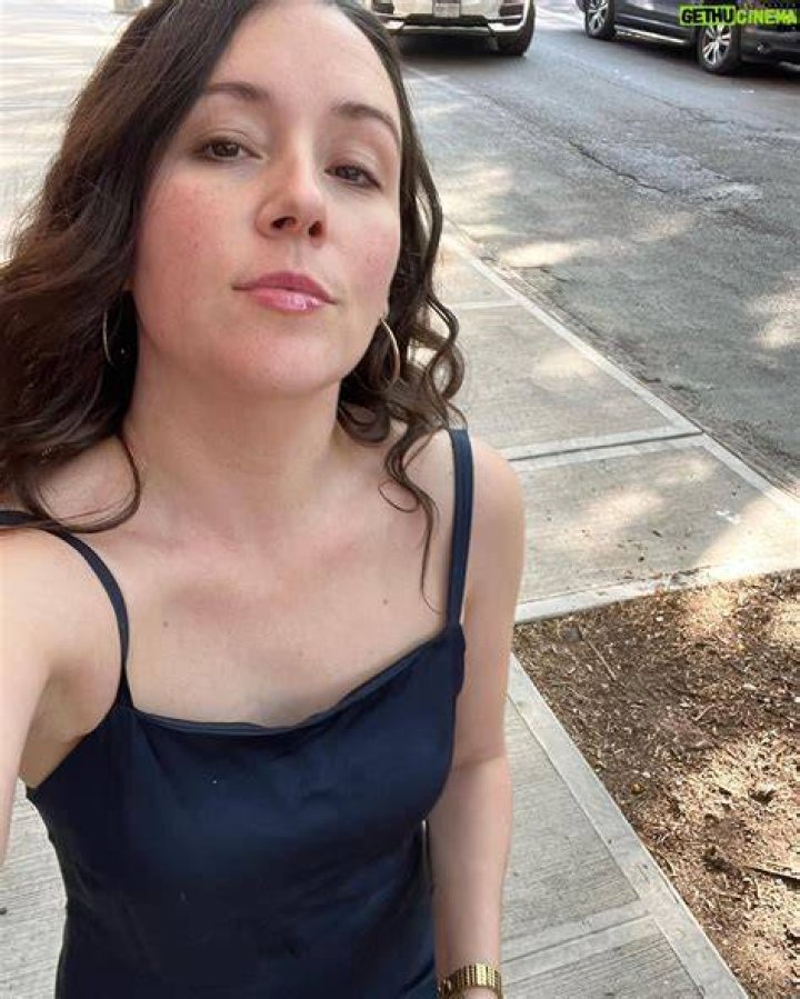Shannon Woodward Bio (Wiki) 