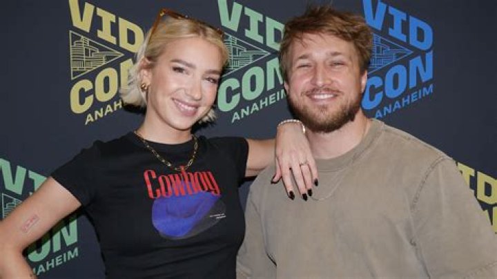 Shayne Topp Bio (Wiki) 