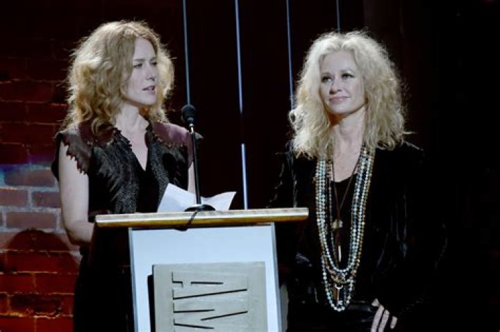 Shelby Lynne Net Worth - Wiki, Age, Weight and Height, Relationships, Family, and More