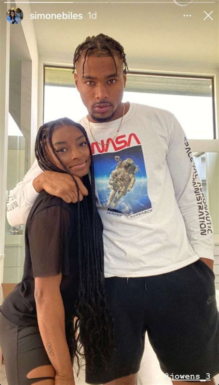 	Simone Biles is Instagram-official with her lockdown boyfriend Jonathan Owens	