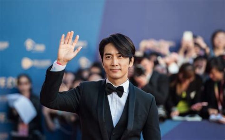 Song Seung-heon Net Worth - Wiki, Age, Weight and Height, Relationships, Family, and More