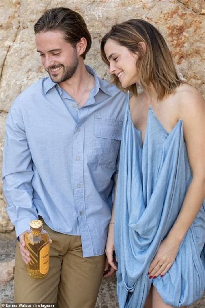Star: Emma Watson’s new boyfriend has a “dark past” & her friends are worried