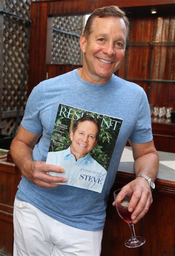 Steve Guttenberg - Age, Family, Bio