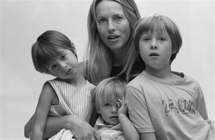Steve Jobs - Trivia, Family, Bio