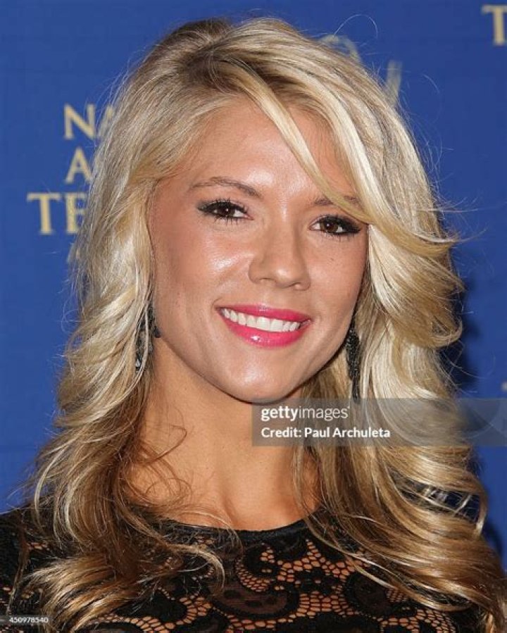 Suzanne Quast Bio (Wiki) 
