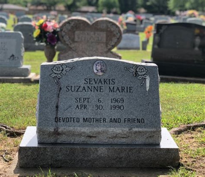 Suzanne Sevakis family: Husband, Children, Parents, Siblings