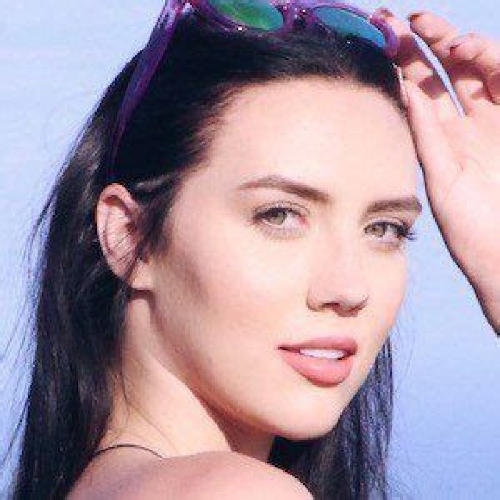 Sydney Carlson Bio (Wiki) 