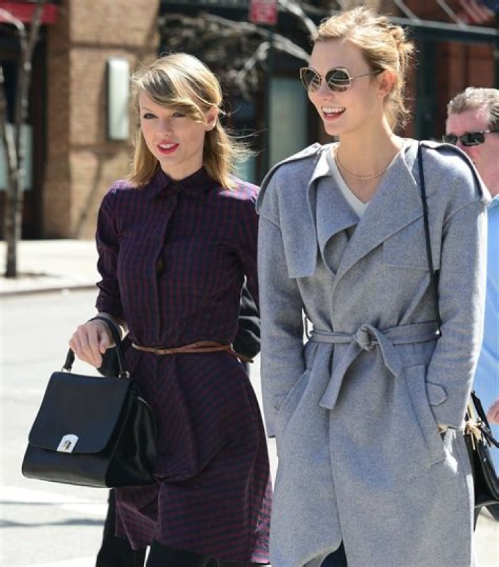 Taylor Swift blasts people who ‘sensationalize or sexualize’ her female friendships