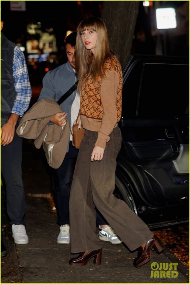 Taylor Swift wore autumnal Gucci for a NYC dinner at Minetta Tavern