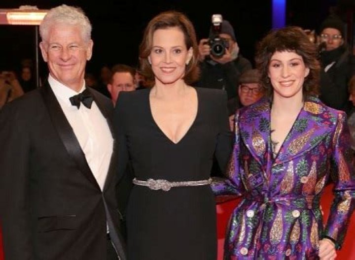The Alien actress Sigourney Weaver is married to Jim Simpson.