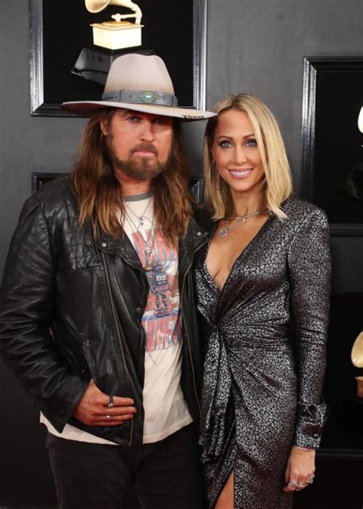 Tish Cyrus & Dominic Purcell sought therapy after their hillbilly soap opera went public