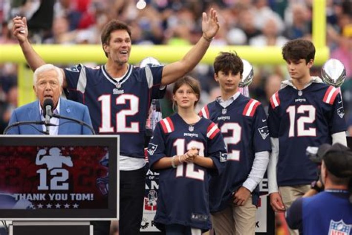 Tom Brady is ‘totally devoted to his children during the offseason,’ you guys