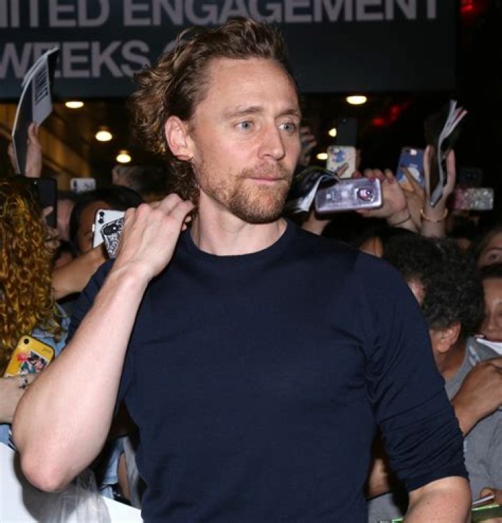 Tom Hiddleston’s glorious ginger curls were in full effect post-‘Betrayal’ preview