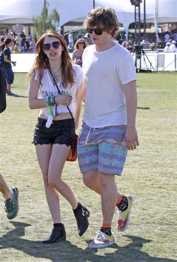 Us: Emma Roberts & Evan Peters have a ‘passionate, extreme’ relationship