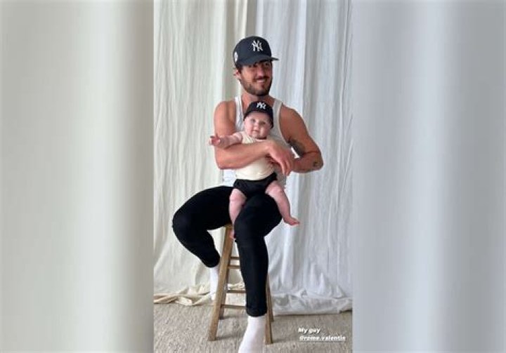 Val Chmerkovskiy and Jenna Johnson Reveal the Sex of Their Baby!