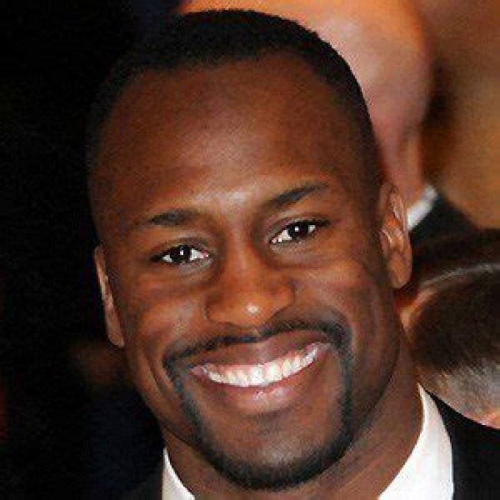 Vernon Davis Bio (Wiki) 