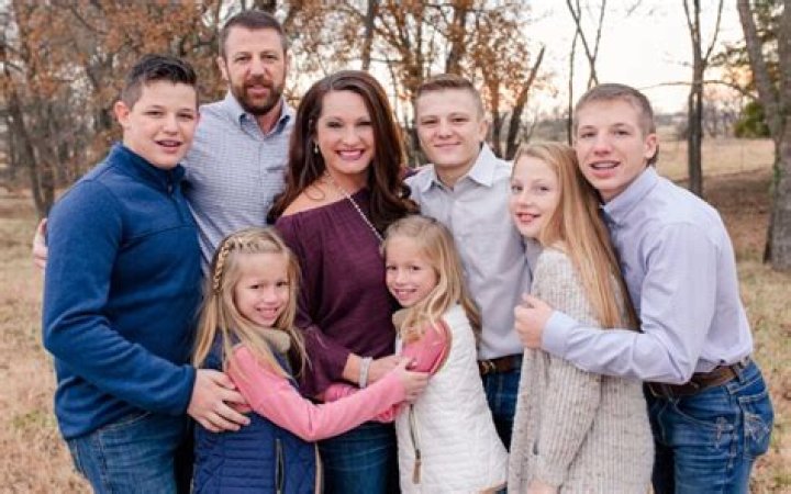 Victoria Stilwell - Age, Family, Bio