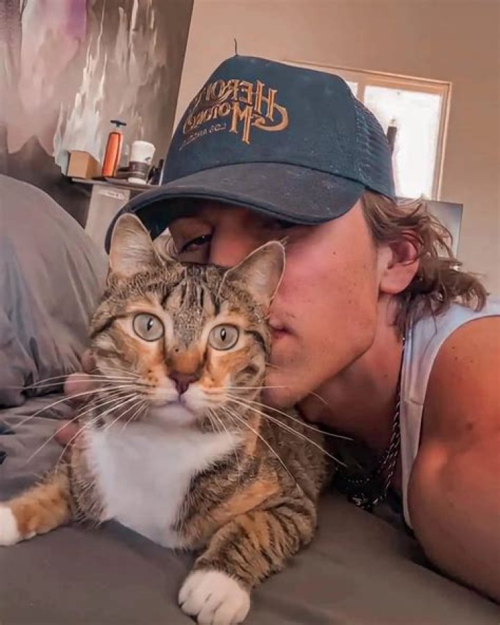 Vinnie Hacker Pets - Celebrity Pets