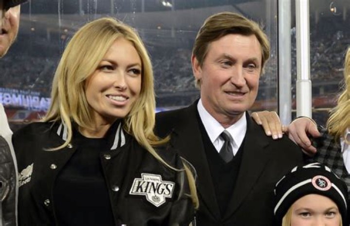 Wedding Bells! Golfer Dustin Johnson is officially married to Wayne Gretzky’s daughter Paulina Gretzky