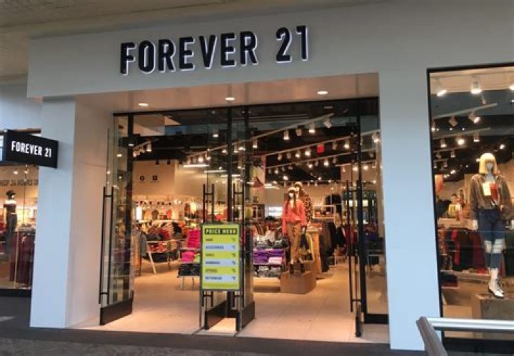 What age do they hire at Forever 21?