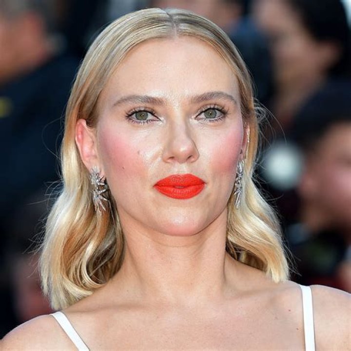 	What happened to Scarlett Johansson’s beautiful curves?	