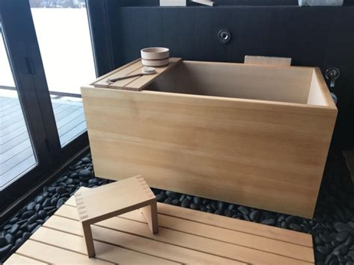 What is Japanese soaking tub?