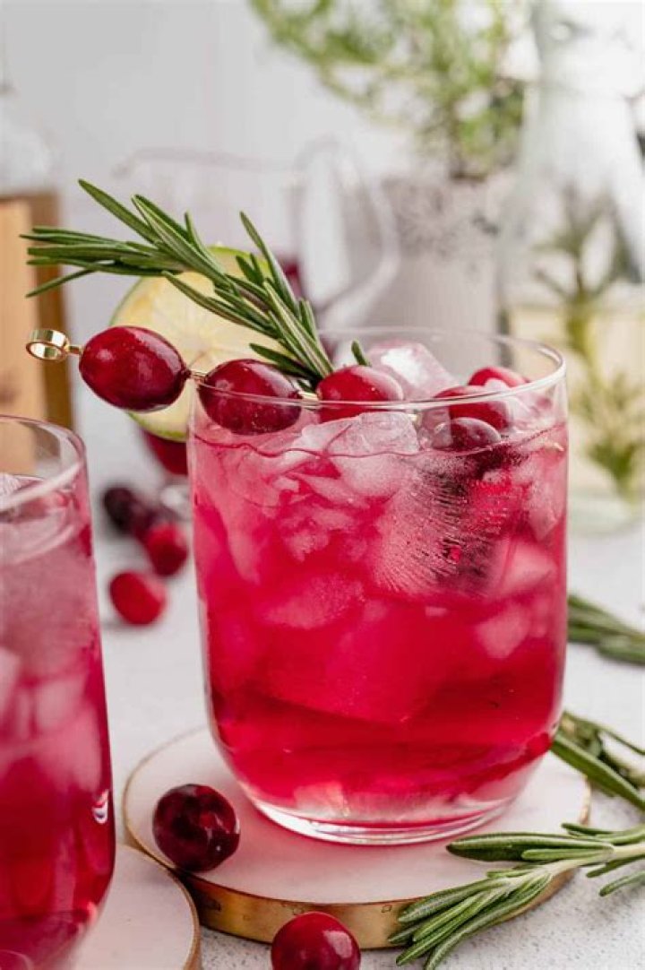 What is the difference between cranberry juice and cranberry juice cocktail?