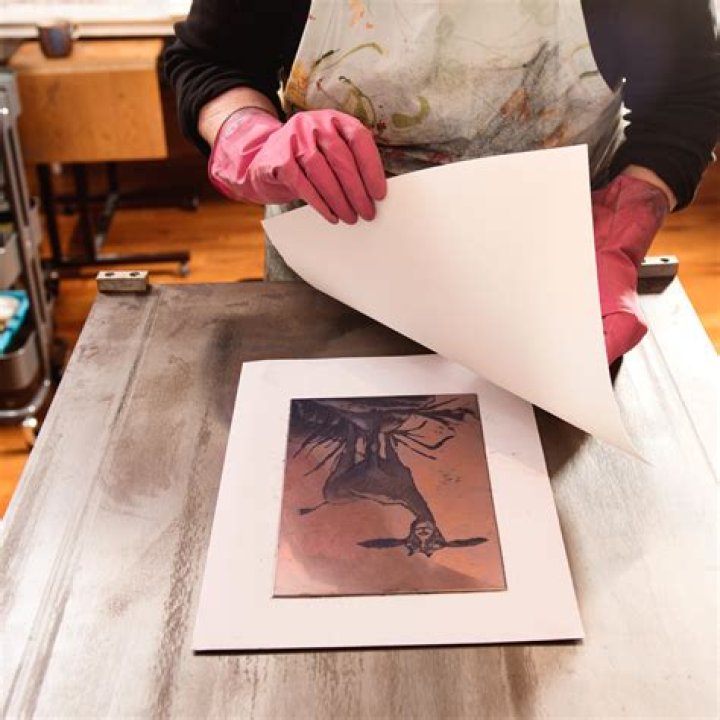 What is the difference between relief and intaglio printmaking?